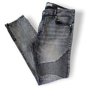 Guess men Jeans size 36 waist 32 length.